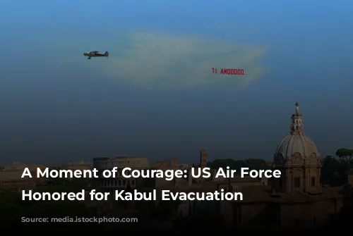  A Moment of Courage: US Air Force Crews Honored for Kabul Evacuation