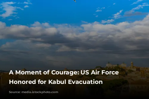  A Moment of Courage: US Air Force Crews Honored for Kabul Evacuation