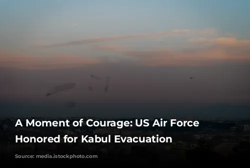  A Moment of Courage: US Air Force Crews Honored for Kabul Evacuation