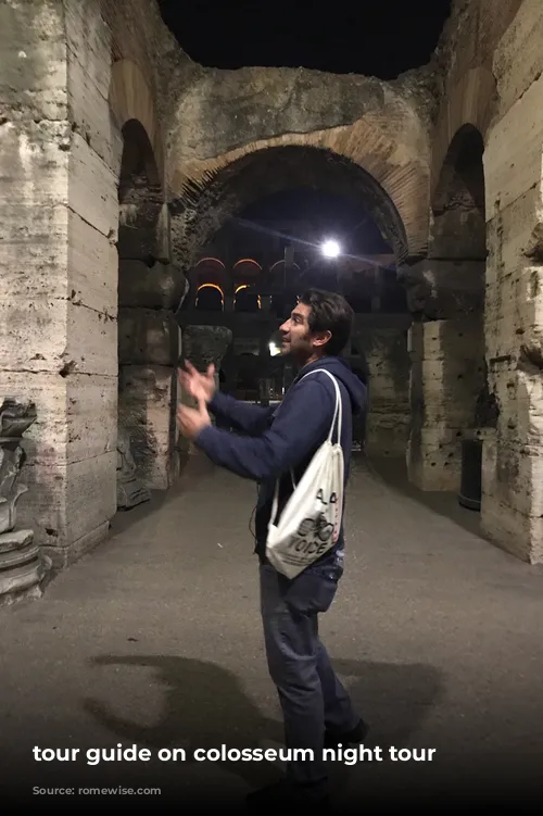 tour guide on colosseum night tour